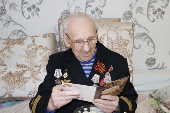В Чистополе с вековым юбилеем поздравили ветерана Великой Отечественной войны