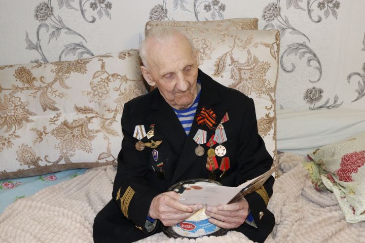 В Чистополе с вековым юбилеем поздравили ветерана Великой Отечественной войны