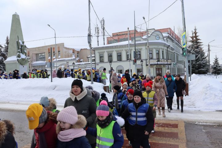 В день рождения отрядов ЮИД в Чистополе устроили праздник на свежем воздухе (фоторепортаж)