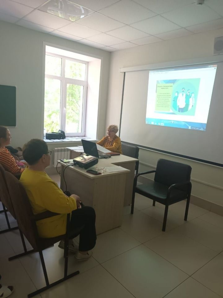 Специалисты Чистопольской ЦРБ провели лекцию, посвященную Дню охраны труда и технике безопасности