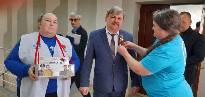 В чистопольском муниципалитете прошла акция «Красная гвоздика» (фоторепортаж)