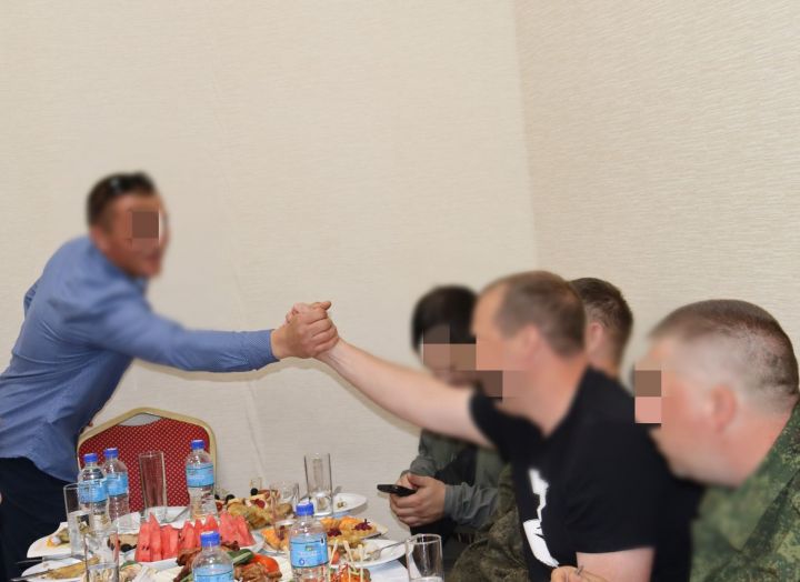 Глава Чистопольского района встретился с приехавшими в отпуск мобилизованными