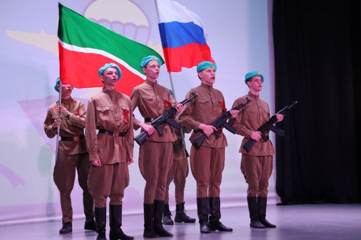 В Молодежном центре прошел конкурс солдатской песни