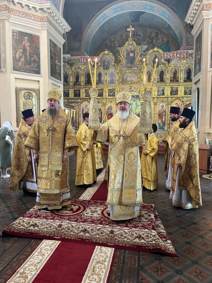 В чистопольском соборе Божественную литургию совершили два архиерея