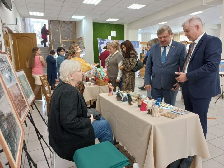 Преподаватели детской художественной школы приняли участие в мероприятие «Ярмарка на Каме — перезагрузка смыслов»