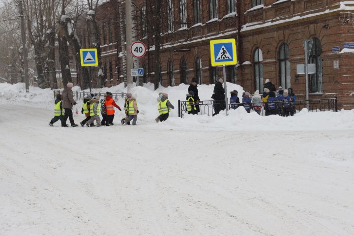 Дети призвали чистопольцев стать заметнее