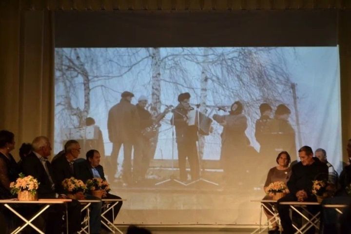 В поселке Луч прошел вечер-чествование супружеских пар Чистопольского района