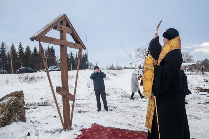 Епископ Пахомий освятил место под строительство храма в поселке Юлдуз