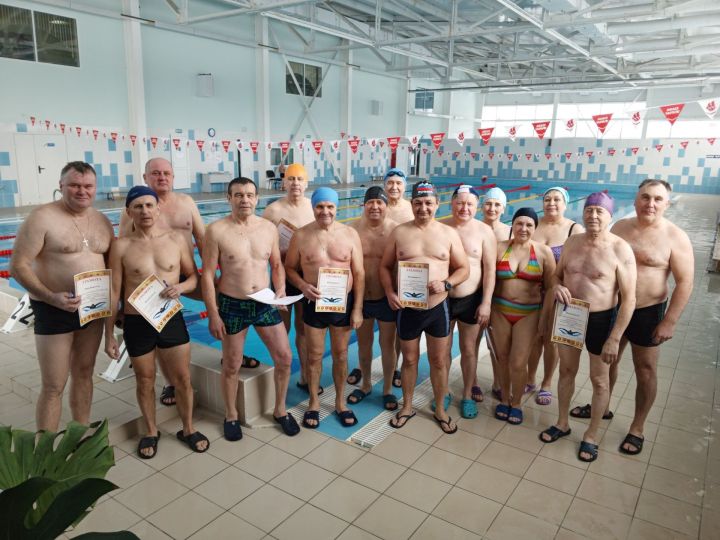В Чистополе ветераны МВД приняли участие в соревновании по плаванию