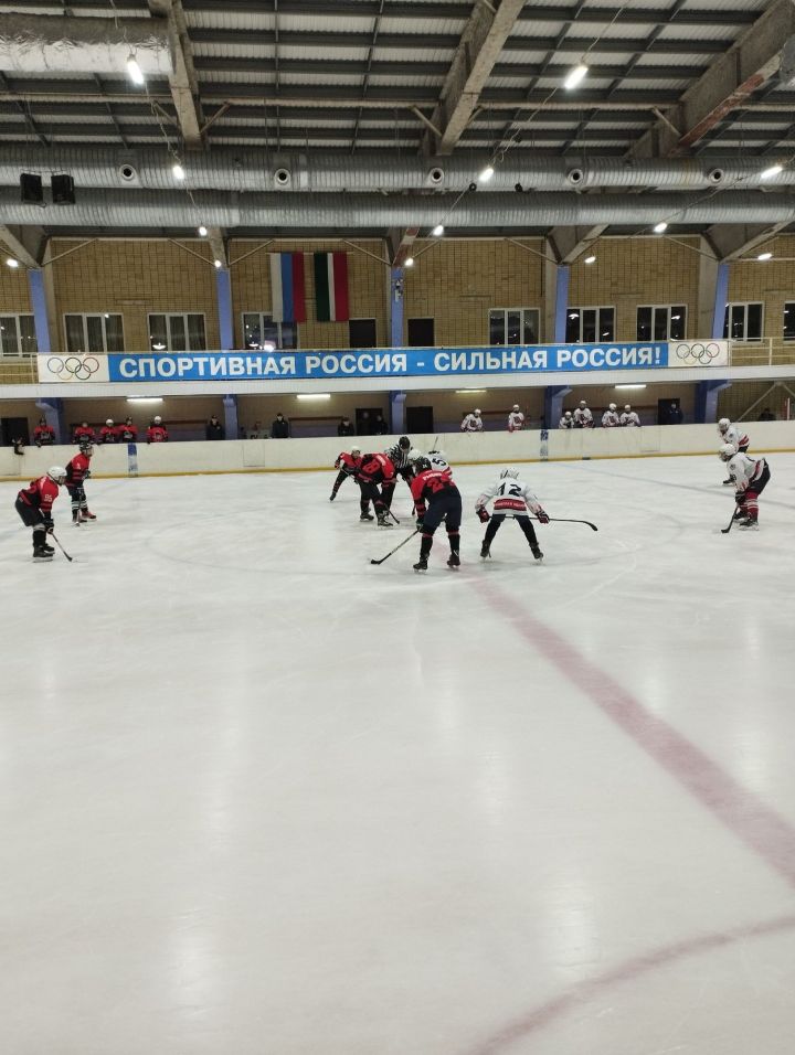 Чистопольские хоккеисты со счетом 4:3 победили команду из Ульяновска