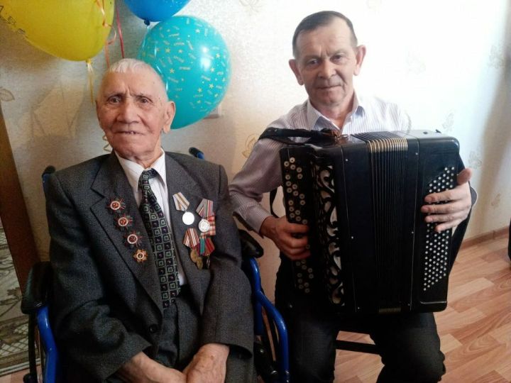 Участник Великой Отечественной войны из Чистополя принимал поздравления с вековым юбилеем