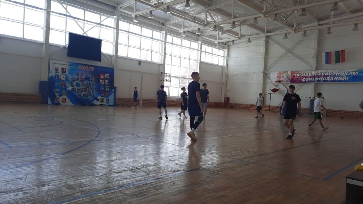Чистопольские студенты приняли участие в первенстве по баскетболу