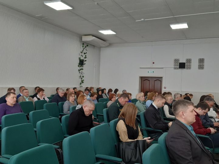 Вопросы подготовки к выборам, деятельность общества инвалидов, состояние дел в АПК обсуждались на совещании-планерке в чистопольском муниципалитете