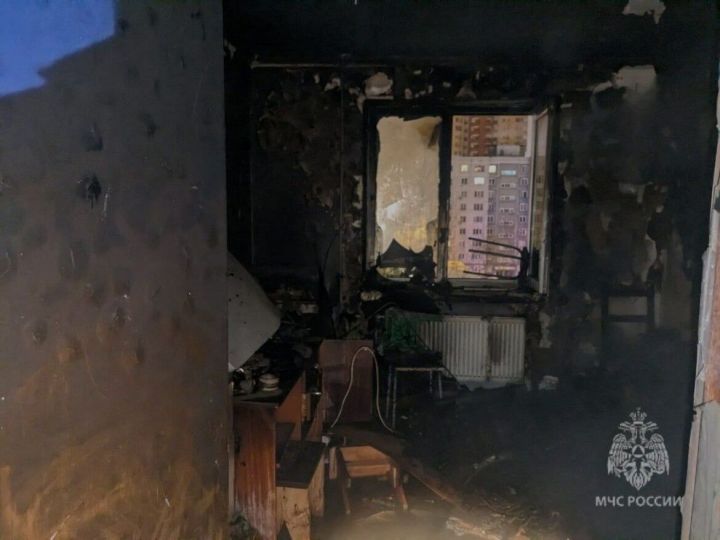 На пожаре в казанской многоэтажке погибла женщина