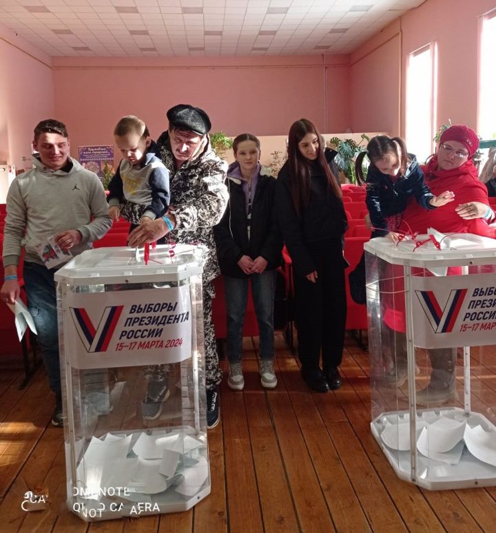 Многодетная семья из Чистопольского района проголосовала на выборах