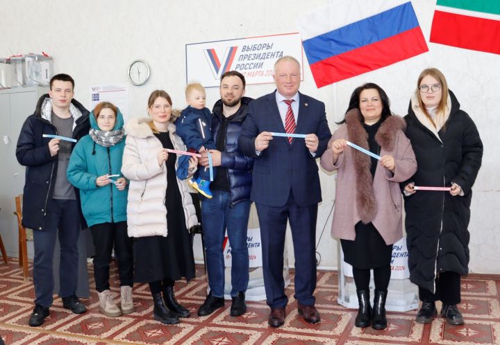 Глава Чистопольского района проголосовал на выборах Президента России