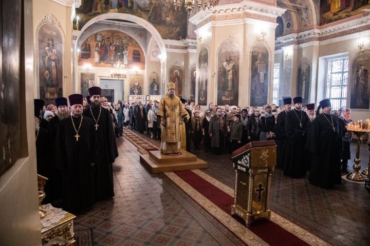 Епископ Пахомий совершил Чин прощения в чистопольском храме