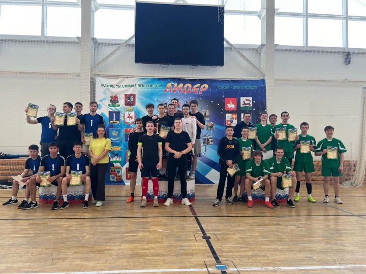 В Чистополе среди студентов прошли соревнования по мини футболу