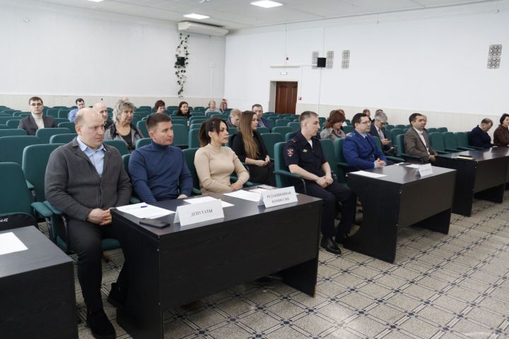 На совещании Чистопольского городского Совета обсудили преобразование территорий Чистополя