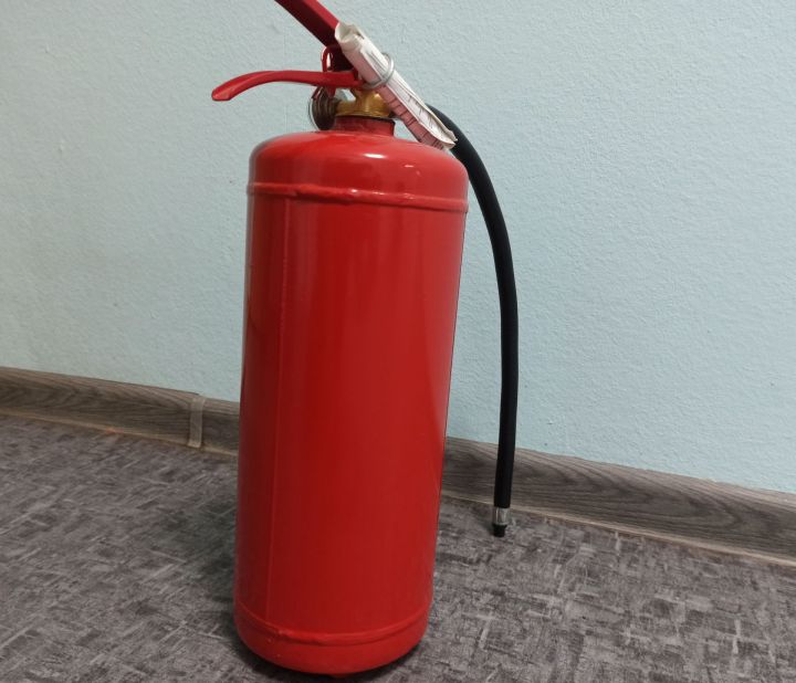 Как правильно пользоваться огнетушителем