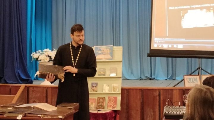 «Православная книга в семье — ступенька к духовности»: в чистопольском селе прошла познавательная встреча