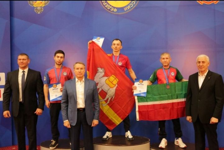 Чистопольские армрестлеры привезли с Чемпионата России медали разных достоинств