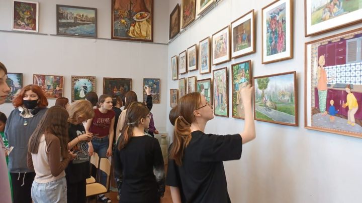 В чистопольской художественной школе состоялось открытие выставки «Семейные ценности»