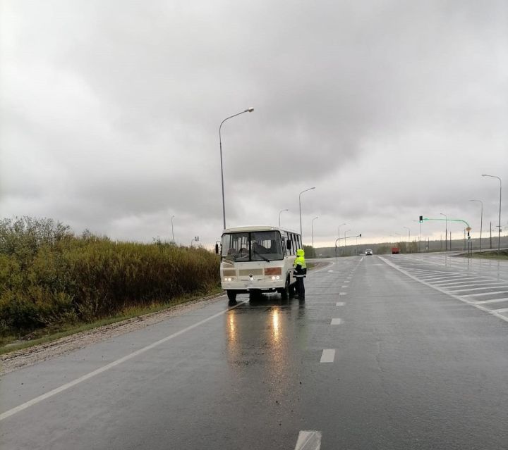 Водителя оштрафовали, а автобус поместили на спецстоянку: в ходе «Тоннеля» в Чистопольском районе выявлены нарушители
