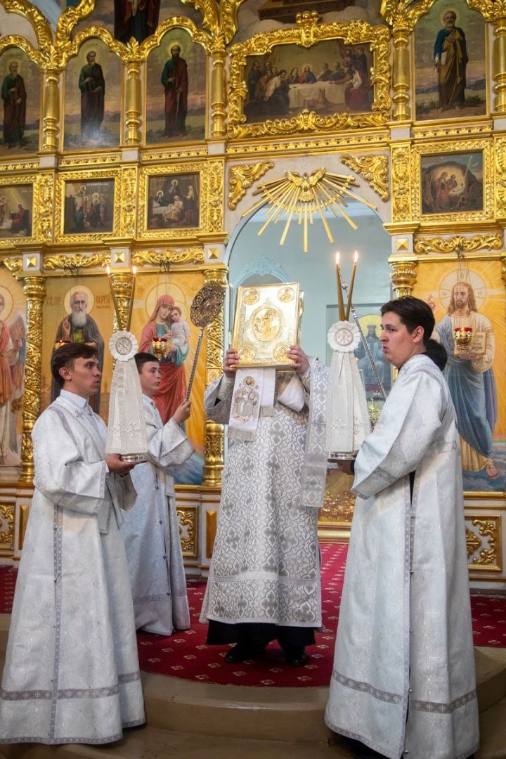 В Чистопольском соборе в канун Вознесения Господня епископ Пахомий совершил всенощное бдение