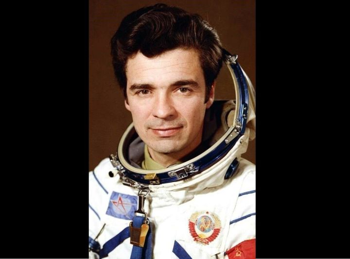 В возрасте 82 лет умер летчик-космонавт Вячеслав Зудов