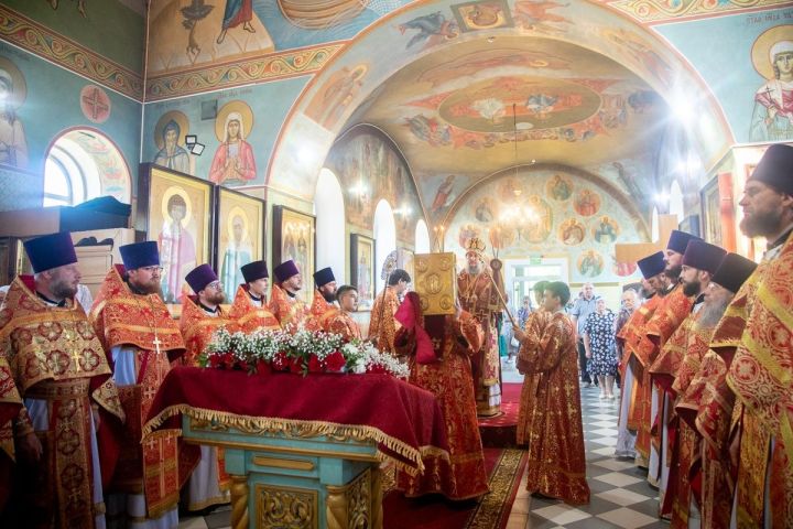 Литургия, крестный ход, общая трапеза: в Чистопольской епархии празднуют память священномученика Михаила Вотякова
