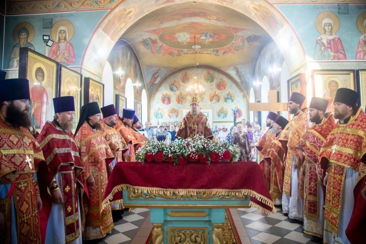 Литургия, крестный ход, общая трапеза: в Чистопольской епархии празднуют память священномученика Михаила Вотякова