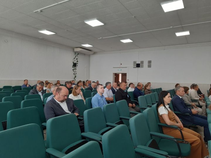 На повестке дня в чистопольском муниципалитете — работа центра «Дар», состояние дел в АПК и оперативная обстановка
