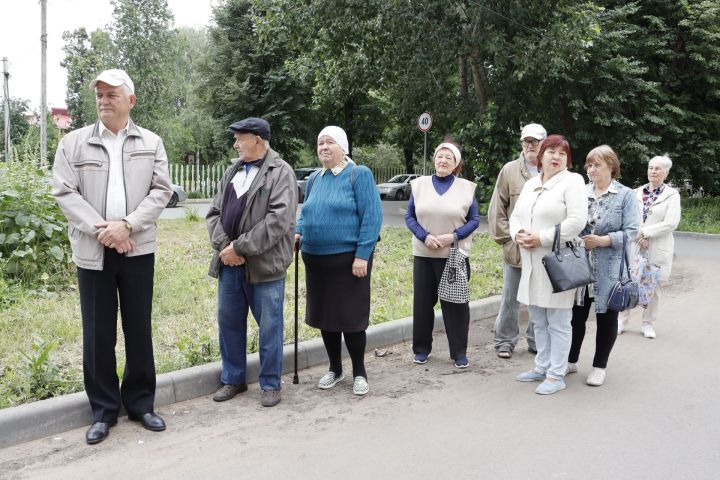 В Чистополе увековечили имя поэта и капитана Владимира Белова