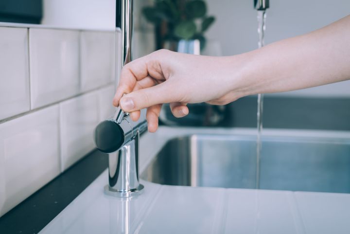 Без холодной воды останутся на весь день часть домов в Чистополе