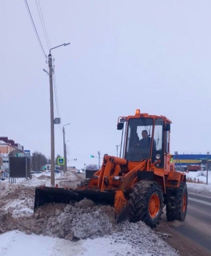 В Чистополе коммунальщики очистили от снега более тысячи километров дорог