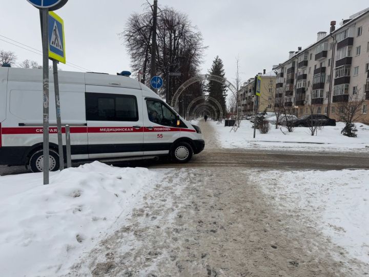 В Казани водитель иномарки наехал на 13-летнюю школьницу