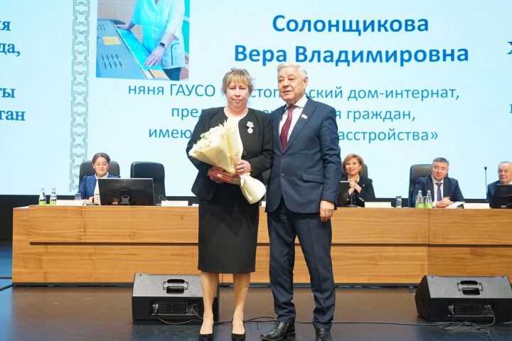 Сотрудница чистопольского дома-интерната удостоена медали