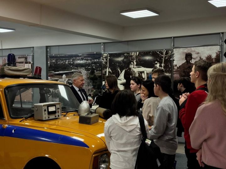 Воспитанники Чистопольского детского дома посетили Управление Госавтоинспекции МВД по РТ