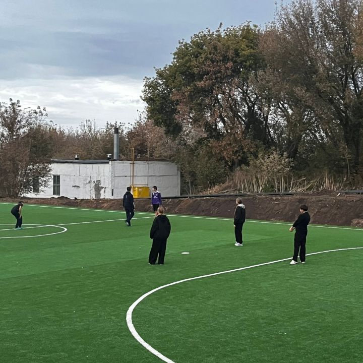 В Чистопольском районе готовится к открытию новое футбольное поле с искусственным покрытием