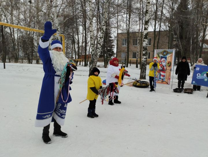 Дед Мороз и снеговик провели спортивный праздник для детей в селе Чистопольского района