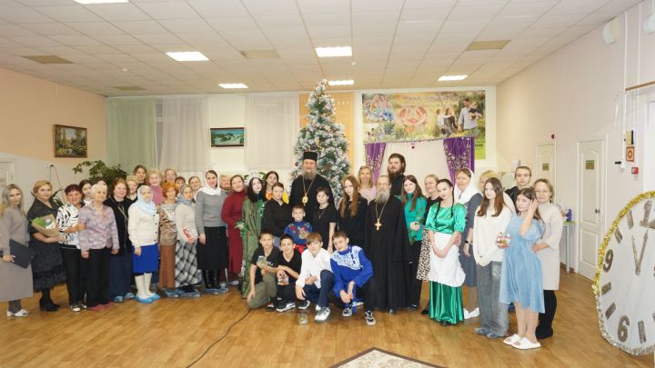 В Чистопольском детском доме прошла рождественская встреча