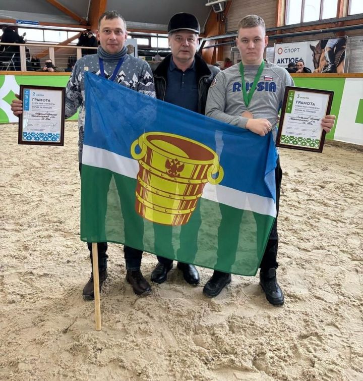 Спортсмены из Чистополя заняли призовые места на турнире по борьбе на лошадях