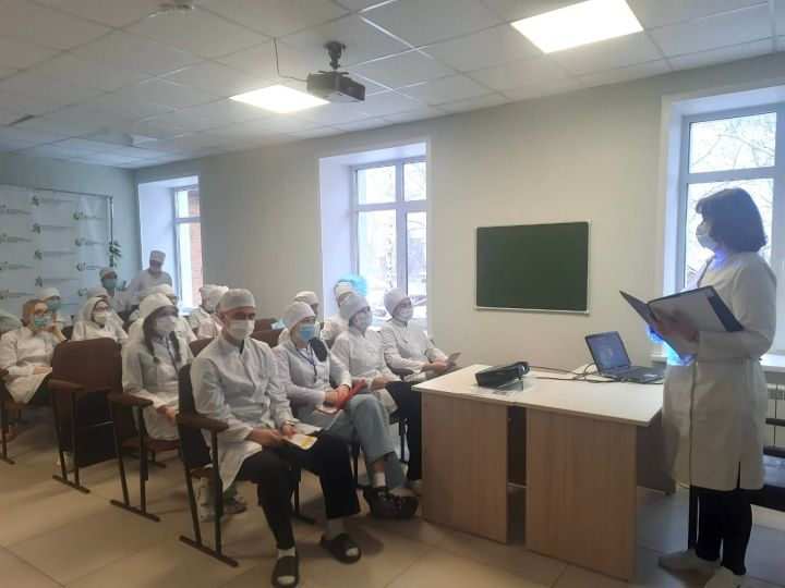 В Чистопольской ЦРБ обсудили важность ранней диагностики рака и здорового образа жизни