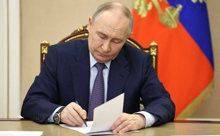 Владимир Путин подписал закон об ограничении поступления в вузы из колледжей без ЕГЭ