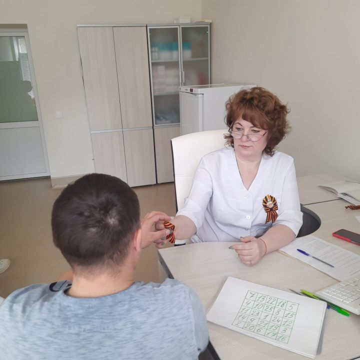 Медработники Чистопольской ЦРБ присоединились к акции  «Георгиевская ленточка»
