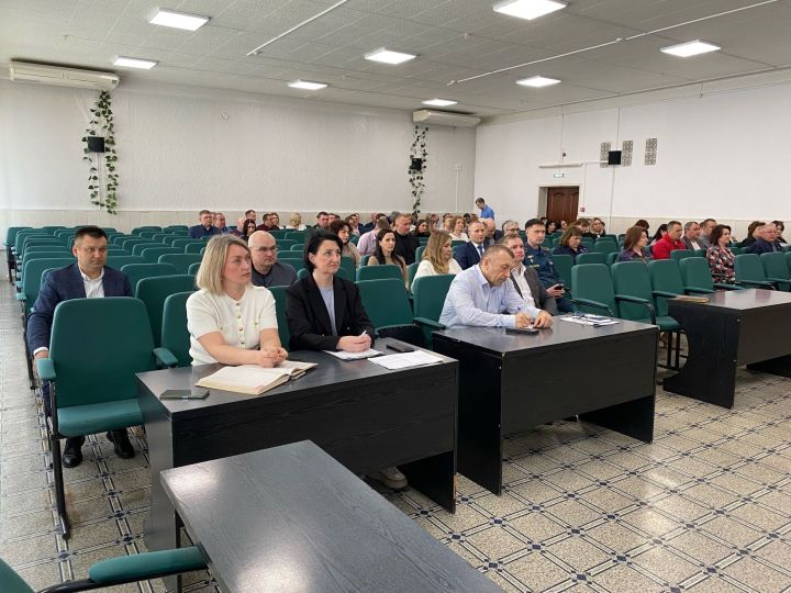 Совещание в Чистополе: освещение, сельское хозяйство, оперативная обстановка и подписная кампания