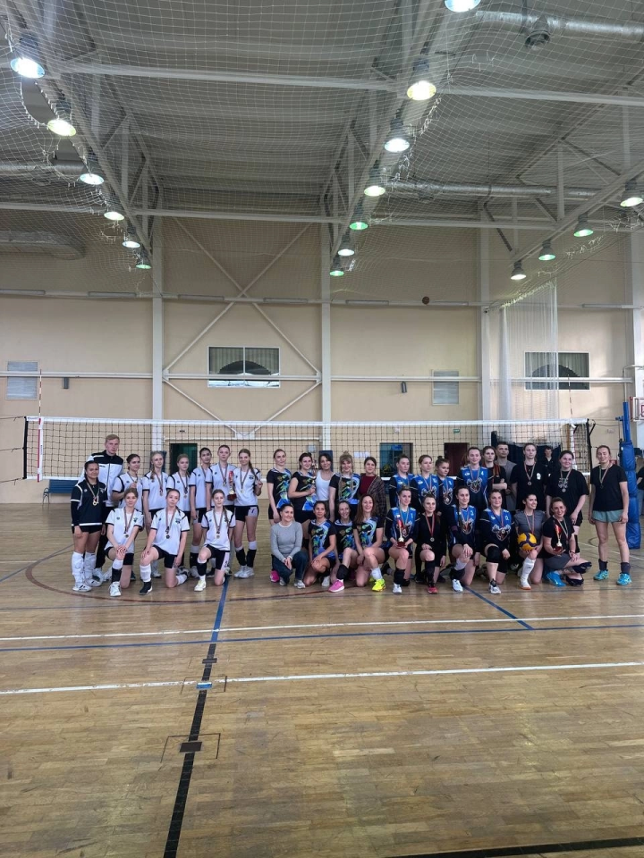 Чистопольская команда заняла первое место в открытом турнире по волейболу