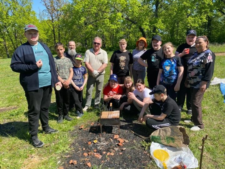 В Чистополе прошла экологическая акция с участием особенных детей