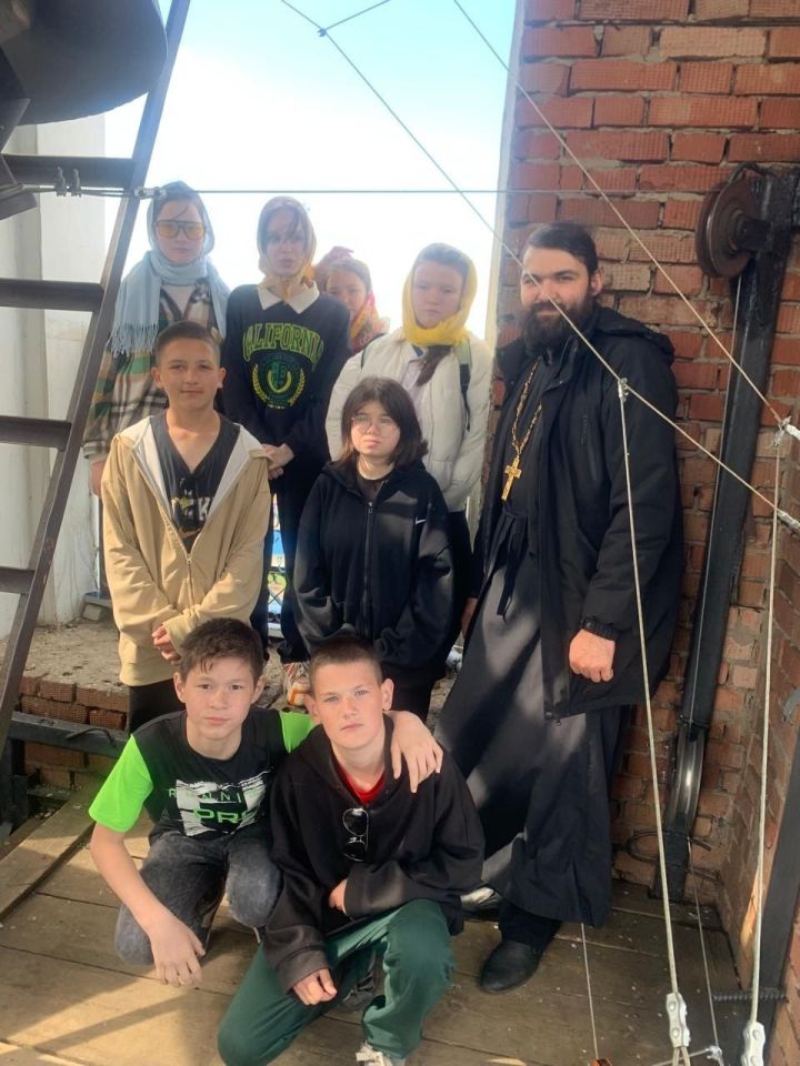 Воспитанники Чистопольского детского дома посетили Свято-Никольский собор в престольный праздник